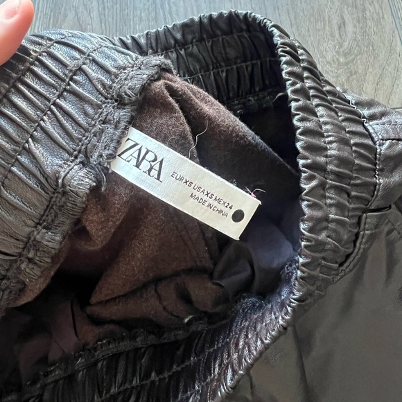 Zara leather joggers / pants size XS - Picture 3 of 7
